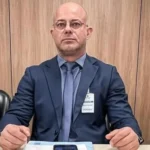 Delegado suspeito de desvio e venda de cocaína se apresenta na corregedoria da polícia Civil.