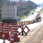 Sextou e vai pegar a estrada? Confira os trechos com pare-e-siga e desvios na BR-163/MS